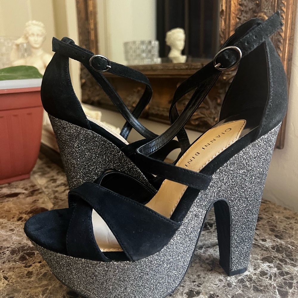 Gianni Bini Black and Silver Platform Heels
